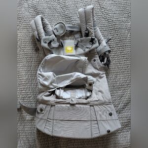 Lillebaby Kids Carrier in Gray Complete 6 In 1 All Seasons